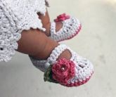 Sapatilha bebê de crochê